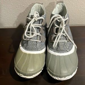 - Sorel Out and About boots size 7